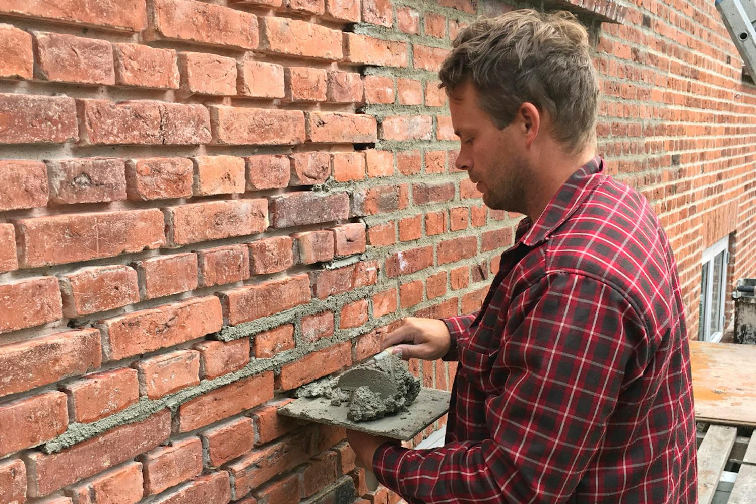 Att fylla fogar handlar om upprepning efter upprepning, så du hittar snabbt handlaget och blir “utbildad”.